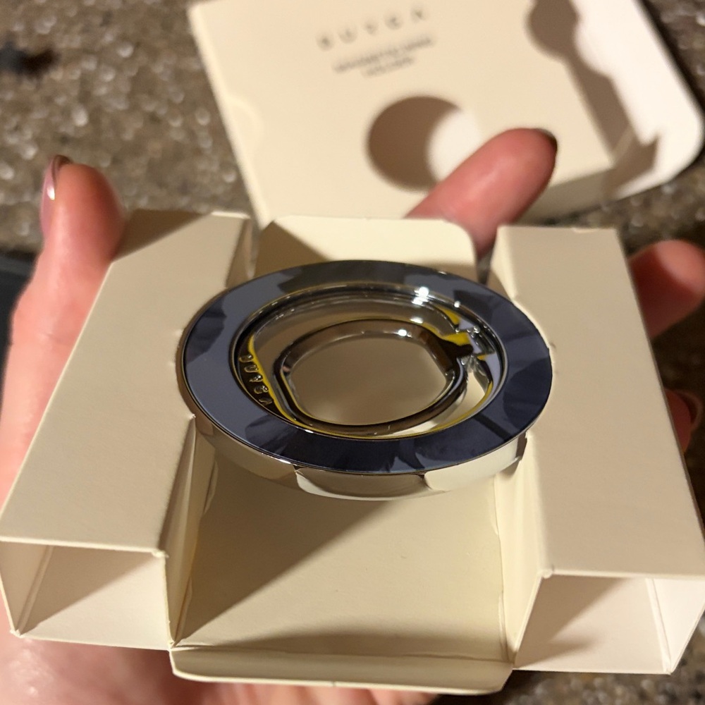 BRAND NEW Burga Archives Blue Floral iPhone 17 case -with matching MagSafe ring! - Picture 4 of 5